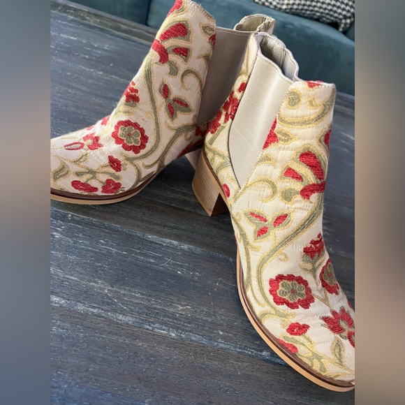 LA TURCA short embroidered boot sz 38 (8 US ) - Picture 4 of 6